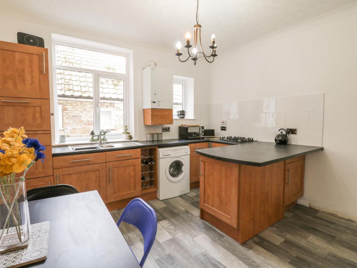 Appartamento 1 Burns Yard Whitby Esterno foto